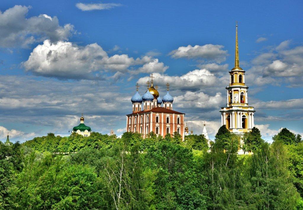 Лучшие в рязани. Рязанский Кремль Рязань. Кремлевский вал Рязань. Вид на Рязанский Кремль. Рязанский Кремль сейчас.